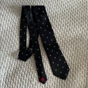 Men’s Merona skull tie. Black and silver